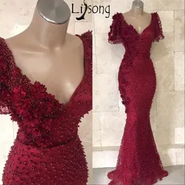 2019 Nowy Burgundia Mermaid Prom Dresses V Neck Krótkie Rękawy 3D Kwiaty Perły Długość Piętro Wieczór Party Suknie Robe de Soiree