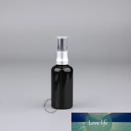 Ny ankomst 50 ml / 50cc A ++ Svart Essentiell oljesflaska Lotionflaskor med aluminium / plastpump Makeup Tools 20st Gratis frakt