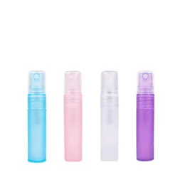 5ml 5gの曇りのプラスチックチューブの空の詰め替え可能な香水瓶スプレー旅行とギフト、小型ポータブルペン