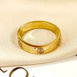 Avancerad modeälskare Ring Kvinnors personliga funktioner Titanium Steel CZ Diamond Women's Wedding Engagement Ring Original Luxury Jewelry