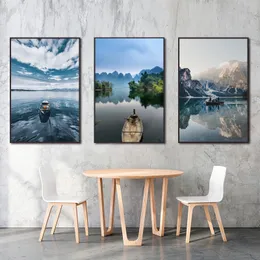 Lake View Canvas Målning Naturlandskap Mountainbåt Posters och tryck Väggkonst för vardagsrum Sovrum Heminredningsaffisch
