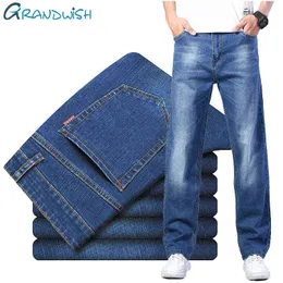 Grand 2021 Män Business Jeans Klassisk Vår Höst Man Bomull Straight Stretch Brand Denim Högkvalitativa Byxor Plus Storlek 44 G0104