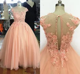 2021 Blush Różowy Słodki 16 Sukienek A-Line Hand Made Flowers Perły Sheer Jewel Cap Sleeve Gulward Hollow Powrót Quinceanera Dress Prom Formalna