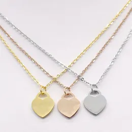 Stainless steel fashion heart-shaped T necklace short female jewelry 18k gold titanium peach heart necklace pendant for woman