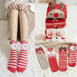4つのスタイル冬の女性靴下レッドクリスマスソックかわいい漫画エルク鹿犬靴