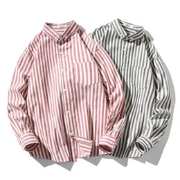 Mens Stripe Casual T Shirts Fashion Trend Långärmad Lapel Button Toppar Tee Kläder Desinger Man Fjäder Ny Plus Size Loose Shirts