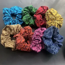 8-farbige koreanische Regenbogen-Designer-Buchstaben, bedruckte Haargummibänder, Denim-Dickdarm-Krawatten, Seile, Scrunchies, Haarbänder, elastisches Pferdeschwanz-Halter-Zubehör