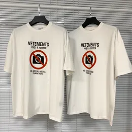 614S Erkek Tişörtler 21SS Europe Fransa Vetements Mağaza Yok Sosyal Medya Antisosyal Nakış Tshirt Moda Erkek T Shirt Kadın Pıhtı