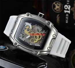 2022 New Fashion Men Casual Sport Watch Man Kvinnors Silikonklocka Kvinna Stålkalender Hollow Quartz Par Klockor