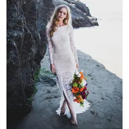 Sexig Backless Sheath Boho Beach Lace Bröllopsklänningar Illusion Fullständiga ärmar Långt tåg Bohemian Bridal Gown Side Split Bohemian Wedding Dress