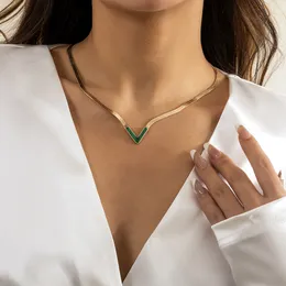 Enkel och mångsidig ormbenkedja Enskikts halsband Kvinnlig V-formad oljedroppsmetall sömmar halsband