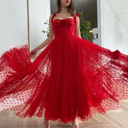 Sweetheart Bow Straps Zipper Peats Tea Längd Red Prom Dress A-Line Tulle Aftonklänning