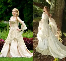 2021 Vintage A Line Wedding Dresses Long Juliet Sleeves Handgjorda Flowers Lace Applique Sweep Train Wedding Bridal Gown Vestido de Novia