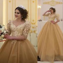 Новое сексуальное золото -бальное платье Quinceanera платья v Sece кружевные аппликации цветы с половиной рукава сладкие 16 Pufpy Party Warty Pageant Вечерние платья 403