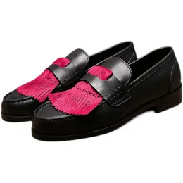 حذاء يقود أحذية جديدة على طراز أصلي أحذية عارضة عالي أعلى رجال الأحذية اليدوي زلة على المتسكعون الأسود loafer