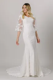 2021 Lace Mermaid Modest Bröllopsklänningar Flutter Ärmar V Neck Religiösa Ärm Brudklänningar Till beställning Robe de Mariée
