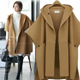 Elegant Vinter Woolen Cape Coat Women's Bat Sleeve Wool Jackor Casual Split Streetwear Hooded Luxury Overcoat Plus Size LJ201109