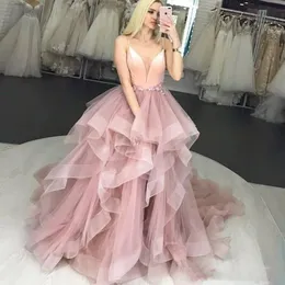 2021 Spaghetti Strap Boll Gown Prom Klänningar Ruffles Puffy Sweep Train Tulle Kväll Formell Klänning Långa Kvinnor Särskilda tillfällen Klänningar