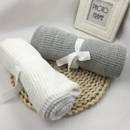 Bebê cobertor de algodão crochet recém-nascido bebê cobertores celulares outono doce cor casual cama cama material furo envoltório lj201014