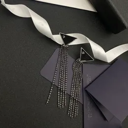 Women Fashion Brand Black Stud Triangle Long Tassel Chain Dangle Drop Ear Studs Have Stamps Eardrop Earrings for Lady Designer Jewelry Gift 2024 001