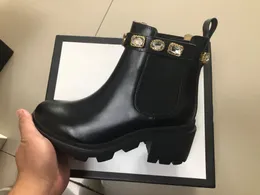 Mode Kvinnor Designer Stövlar Martin Desert Boot Flamingos 100% Real Leather Medal Growse Non-Slip Winter Shoes Ace Boots