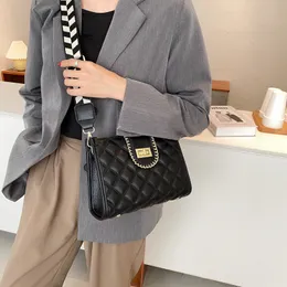 Hot Sale 2020 hot solds mode handväska för kvinnor Diamond Chain Messenger Single Shoulder Package Mini liten väska Kvinna lyxiga designers väskor