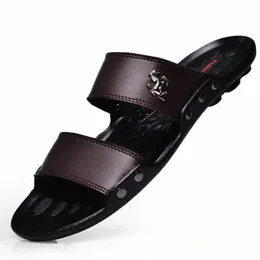 Mazefeng 2018 Estate Uomo di alta qualità Slipon Leather Beach Pantofole da uomo Piattaforma Nero Sandali maschili Scarpe di gomma Rosso Mer