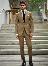 真新しいKhaki Wedding Tuxedos Notch Lapel Side Bent Groom Tuxedos Fashion Men Blazer 2ピーススーツプロム/ディナージャケットカスタムメイド（ジャケット パンツ タイ）2664