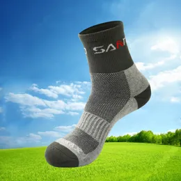 High quality Quick Drying Men Coolmax Socks Outdoor Sports Hiking Camping Cycling Socks Half Thick Running Socks