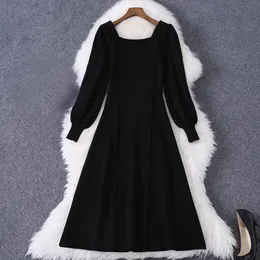 2021 Bahar Uzun Kollu Kare Boyun Siyah Saf Renk Örme Kuşaklı Orta Buzağı Elbise Zarif Günlük Elbiseler MD258A598