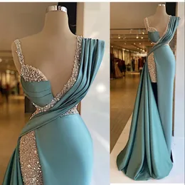 2022 Arabic Sexy Turquoise Mint Sequined Lace Prom Dresses Deep V Neck Illusion Crystal Beads High Side Split Floor Length Satin Mermaid Party Evening Gowns