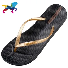 Hotmarzz Brand Designer Sandals Flip Flops slippers مسطحة مسطحة ألوان صلبة شاطئ شاطئ الشرائح HM0738 Y200423 Gai Gai Gai