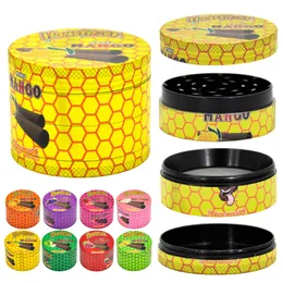 HONEYPUFF Smoking in lega di zinco Diametro 63MM Tabacco Herb Grinder Sapore di frutta Logo Modello 4 pezzi Duty Metal Colorful Herbal Grinders