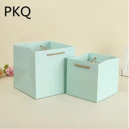 Envoltório de presente 20 pcs 16 * 16 * 16 cm / 22 * ​​22 * ​​22cm kraft papel saco de papel de flor com lidar com buquê Florista embalando caixas de dia dos namorados1