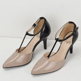 Sandali in pelle Donna Scarpe primaverili Tacchi larghi Abito di grandi dimensioni Donna Beige Med Bocca poco profonda 2022 Estate A punta Chunky Big New