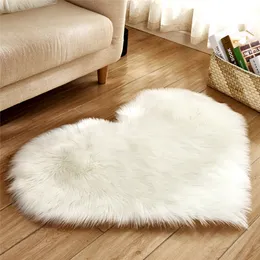 Plush Heart Shape Mat Living Room Office Imitation Wool Carpet Bedroom Soft Home Non Slip Rugs EEF3576