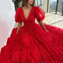 Sparkly Deep V Neck Red Prom Klänningar Puff Half Sleeves A-Line Kort Aftonklänningar Starry Ruched Tulle Tea-Length Formell Party Gown