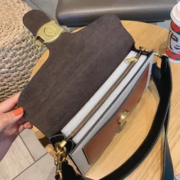 Luxurys Moda Torby na ramię Nowy Styl Baguette Szeroki Pasek Crossbody Kobieta Torebka Projektanci Oryginalna Skórzana Torba Torebka Flap Flap Torba