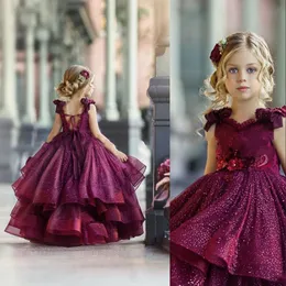 2021 Ny billig Burgundy Sequined Lace Bling Girls Pageant Klänningar Prinsessan 3D Floral Appliques Tiered Kids Flower Girls Dress Födelsedagklänningar