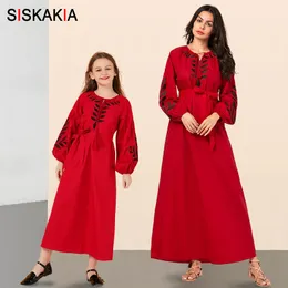 Family look mother daughter Outfits Dress Long Red Plus Size Casual Muslim Family Matching Clothes Chic Embroidered Maxi Dresses 201104