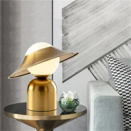 ノルディックポストモダンクリエイティブメタル帽子テーブルランプデザイナーリビングルームベッドサイドランプホテルアートテーブルライトエイレームホーム照明