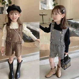 3ピースの赤ちゃんガールズ服セット秋冬暖かいトップ+ショーツカジュアルスーツ1-6ファッションスクールの制服子供子供の衣装G220310