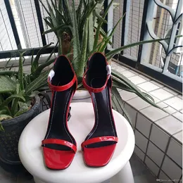 Europclassic High Terlik Topuklu Sandalet Kaba Harfler Deri Luxuryuedee Kadın Topuk Ayakkabı Letteer Seksi için Metal Toka