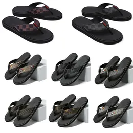 2022 Nya Gummi Slides Sandaler Blommor Brokade Män Slipper Flat Bottoms Flip Flops Mens Fashion Striped Beach Slippers Platform Sneakers Storlek 39-46
