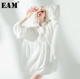 [EAM]2021 New Spring Summer Stand Collar Long Lantern Sleeve White Loose Buckle Big Size Bandage Shirt Dress Women Fashion JO370 Y0118