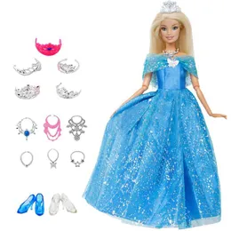 1Set inkluderar 1 st Doll Dress Copy Princess 13 st Slumpmässig Tillbehör Skor Handväska Glasögon Kläder för Barbie Kidstoys