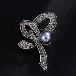 Bow broszki dla kobiet Sukienka Płaszcz Cardigan Rhinestone Pearl Broszka Pin Vintage Broszki Moda Biżuteria Eleganckie Akcesoria