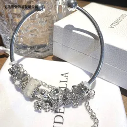 Perline di fascino in argento sterling 925 adatti ai braccialetti europei Pandora per le donne Fai da te Bianco Cinque petali Fiore di cristallo Perline di fascino quadrato Bracciale Catena di serpenti Gioielli di moda