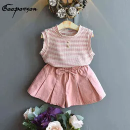 グーポソンキッズ服夏の縞模様ニットノースリーブのシャツボー漫画かわいい韓国の小さなgrls衣料品セットファッション衣装G220310