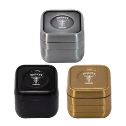 New Design Big Bee Square 63MM 450 Gram 4 Layers Mill Smoking Tool Grinder Grinder Grinding Machine Dry Herb Crusher